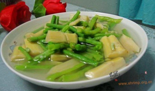 豇豆鞭笋汤的做法