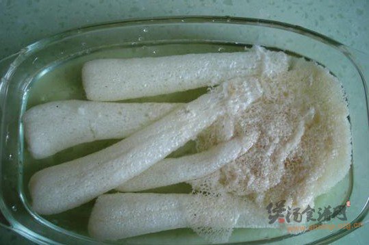 玉带竹荪汤的做法