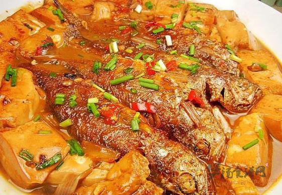 黄花鱼炖豆腐的做法