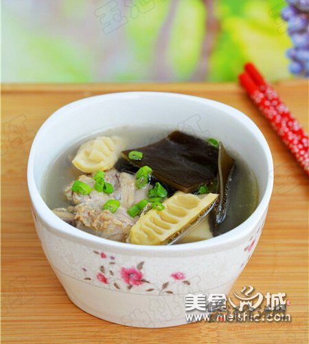 笋干海带老鸭汤的做法