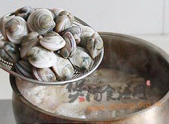 蛤蜊香菇汤的做法