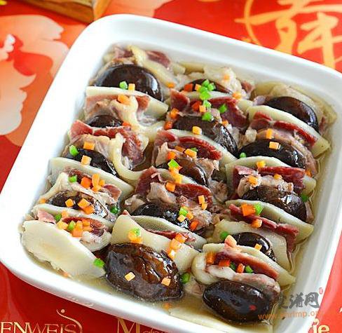火腿炖肘子的做法