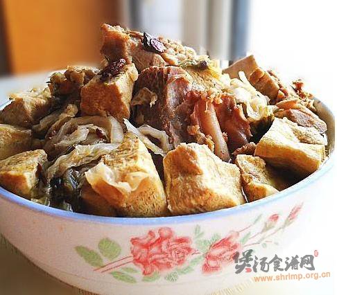 酸菜冻豆腐炖脊骨的做法