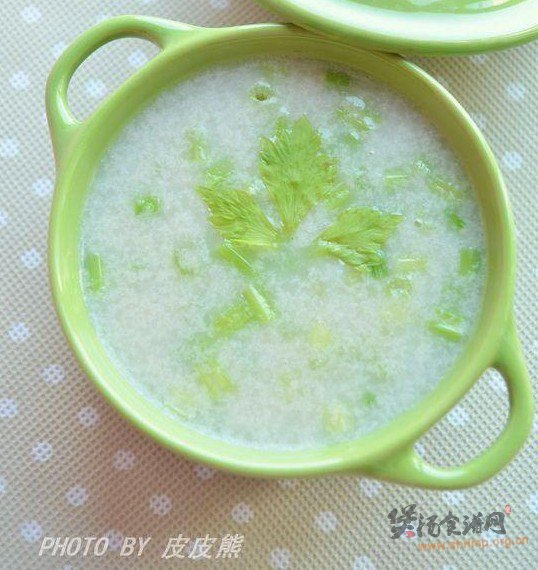 鸡茸芹菜粥的做法