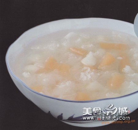 马蹄银耳哈密瓜甜汤的做法