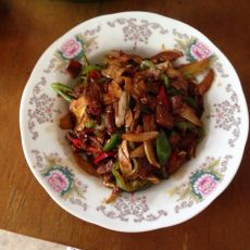 茭白辣椒炒肉片的做法 茭白辣椒炒肉片的做法