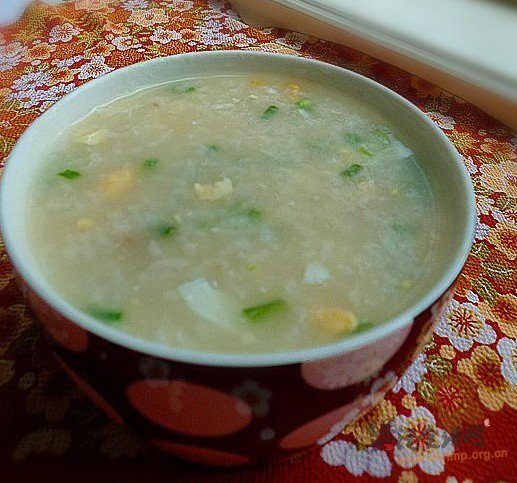 生滚咸蛋瘦肉粥的做法