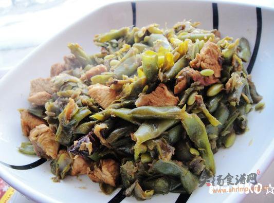 豇豆炖鸡丁的做法