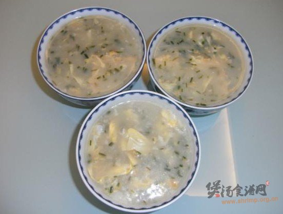 小蒜鸡蛋洋葱粥的做法