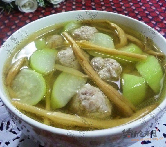 黄花菜肉丸子夜开花汤的做法