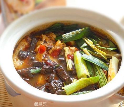 鸭血炖豆腐的做法