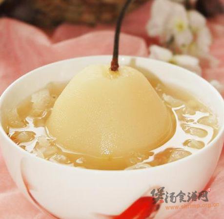银耳薏米炖雪梨的做法
