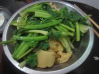 莲藕拌西芹菜的做法