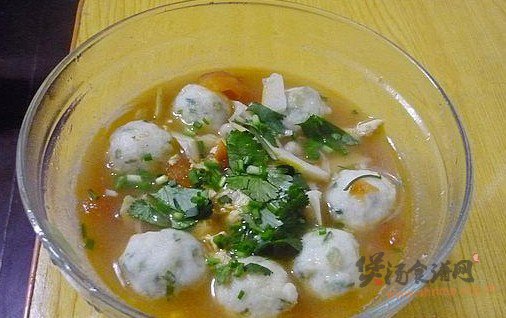 番茄鱼丸蛋汤的做法