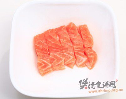 三文鱼煲仔饭的做法