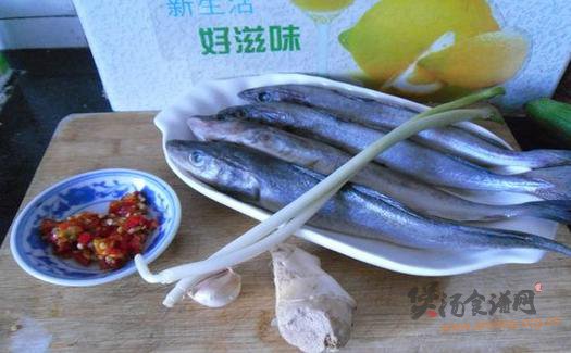 剁椒炖海皇鱼的做法