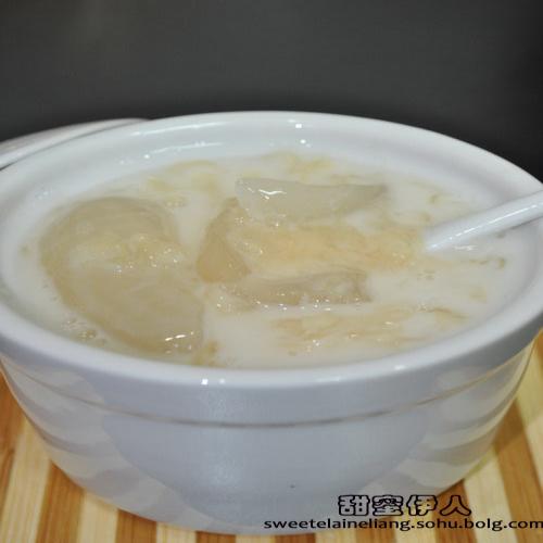 椰汁银耳海底椰的做法