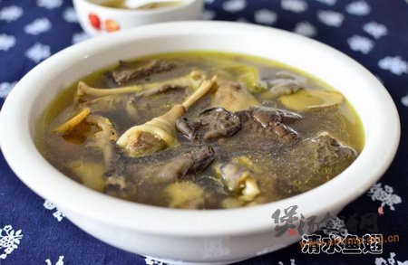 野山菇柴鸡汤的做法