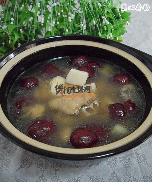 杏鲍菇黑豆莲藕煲鸡汤的做法