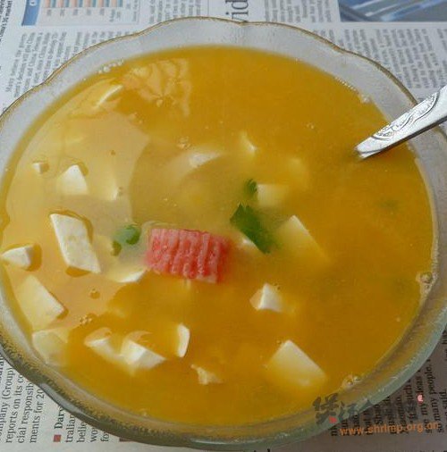 咸蛋黄蟹棒豆腐汤的做法