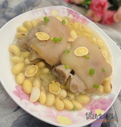 黄芪黄豆煲猪爪的做法