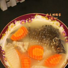 胡萝卜山药鲫鱼汤的做法 胡萝卜山药鲫鱼汤的做法