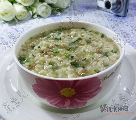 茼蒿肉末大米粥的做法