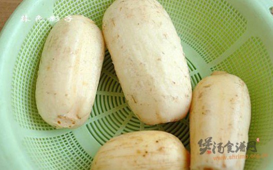 莲藕猪骨汤的做法