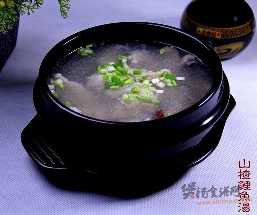 山楂鲤鱼汤的做法