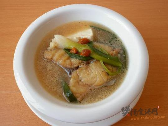 石斑鱼炖豆腐的做法