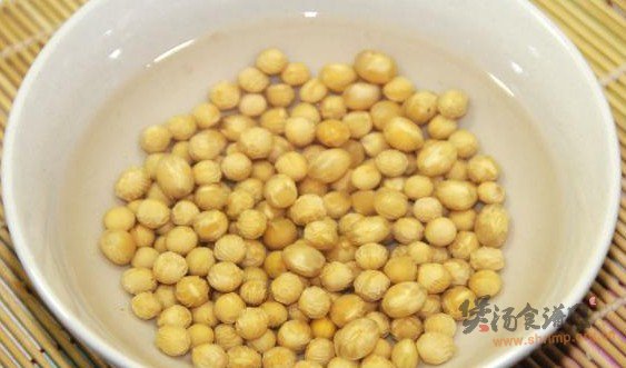 玉米黄豆煲猪脚的做法