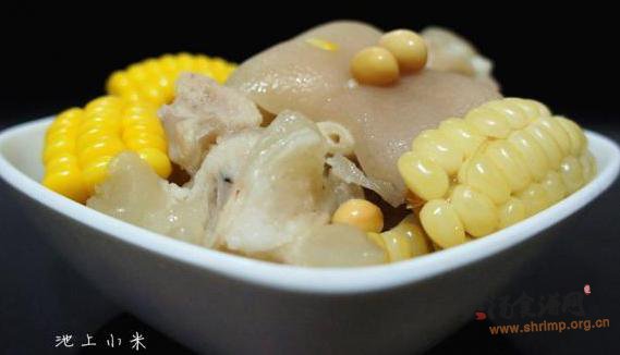 玉米黄豆蹄花汤的做法