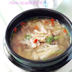 金针菇瘦肉汤的做法 金针菇瘦肉汤的做法