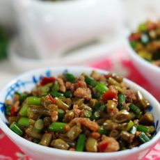 酸豆角蒜苗炒肉末的做法 酸豆角蒜苗炒肉末的做法