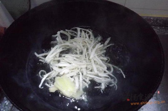 豆干白菜肉圆汤的做法