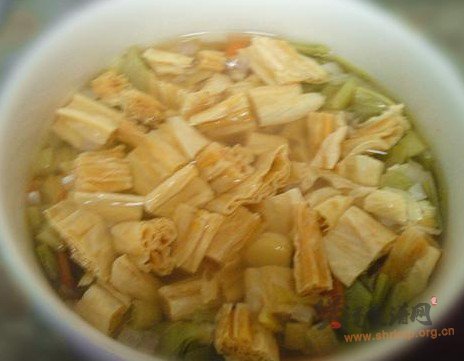 杂蔬腐竹汤的做法