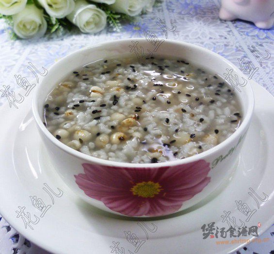 黑芝麻薏米仁大米粥的做法
