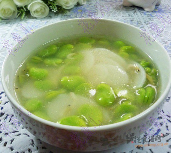 虾皮蚕豆年糕汤的做法