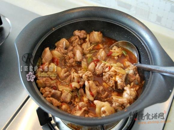 子姜焖鸭煲的做法