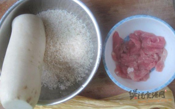 瘦肉萝卜丝粥的做法