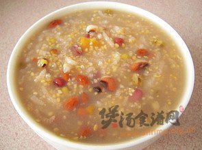 红薯豆子粥的做法