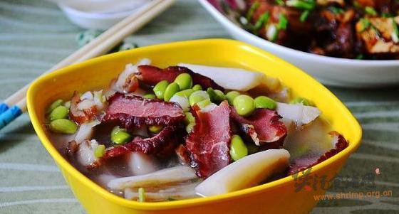 腊肉毛豆炖莲藕的做法