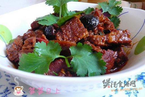 红烧牛腩煲的做法