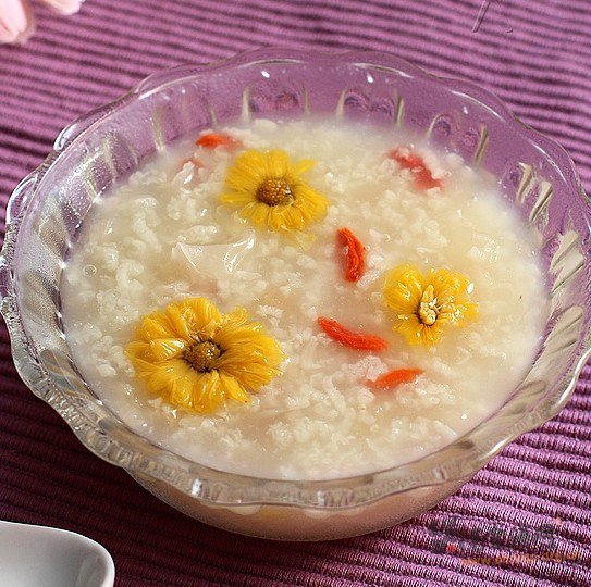 银耳菊花粥的做法
