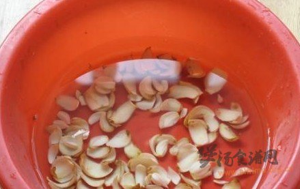 黑米绿豆百合粥的做法