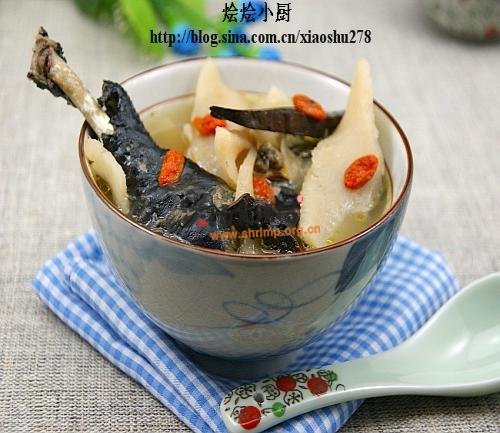 灵芝枸杞乌鸡汤的做法