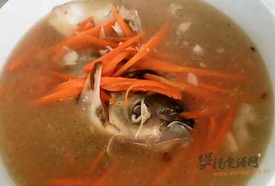 胡萝卜鱼头汤的做法