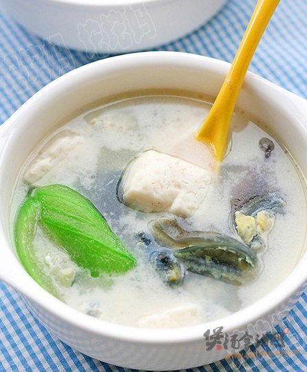 丝瓜皮蛋豆腐汤的做法