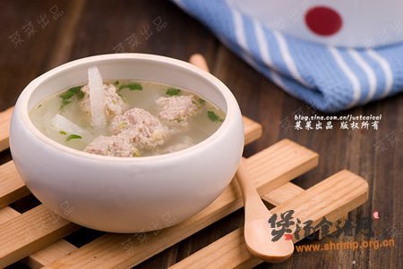 羊肉香菜丸子萝卜汤的做法