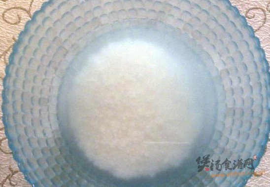银耳枸杞养生粥的做法